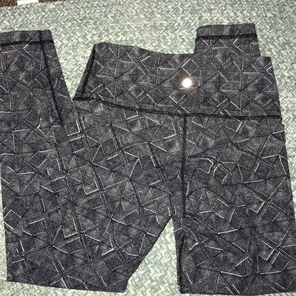 Lululemon leggings geometric